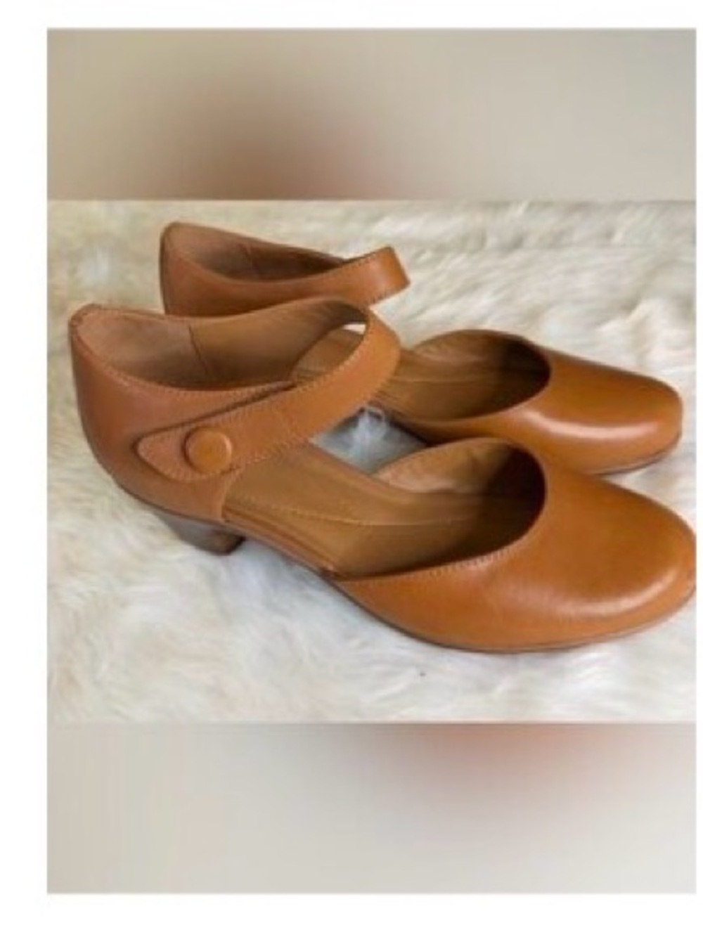 Women's Tan Ankle-Strap Low Heel Pumps 6 1/2 W